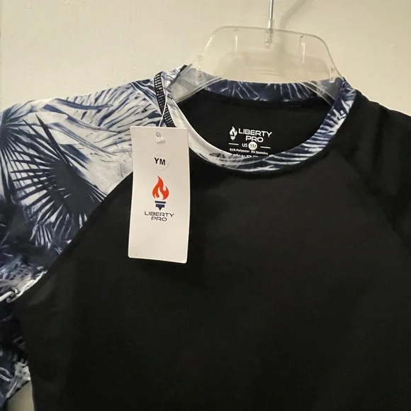 Liberty Pro Rashguard - Picture 2 of 11